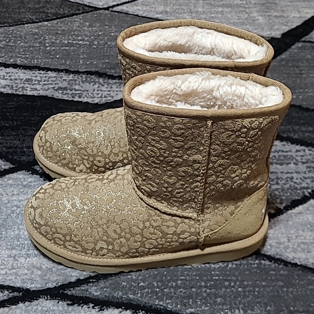 UGG GLITTER SNOW LEOPARD PRINT CLASSIC SHORT CHESTNUT BOOTS - Picture 7 of 15